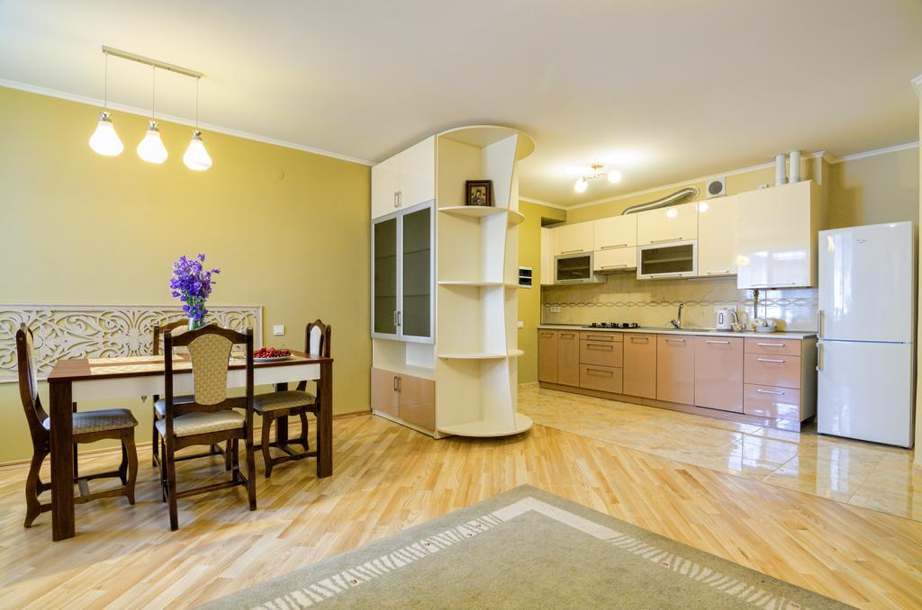 Apartment On Svobody Львів Екстер'єр фото
